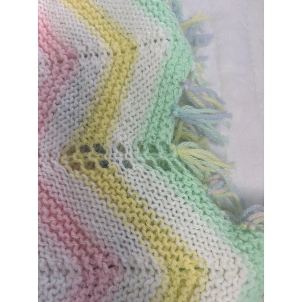 Crochet Knitted Baby Blanket Chevron Zig Zag Tassel Fringe READ small pull work